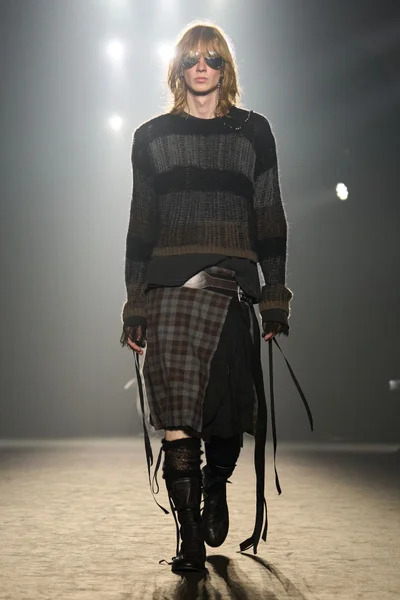 Look 17